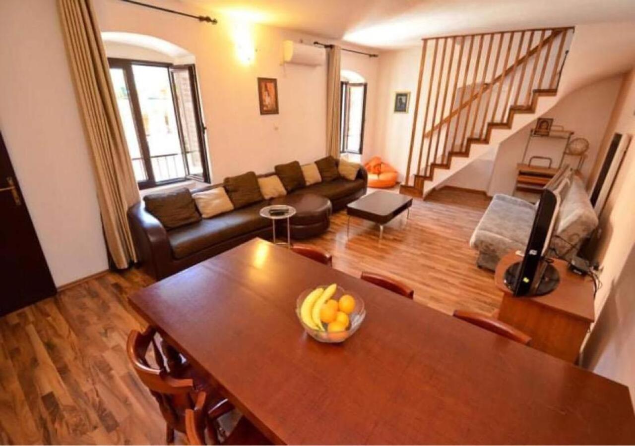 Sunstone Apartments โกตอร์ ภายนอก รูปภาพ