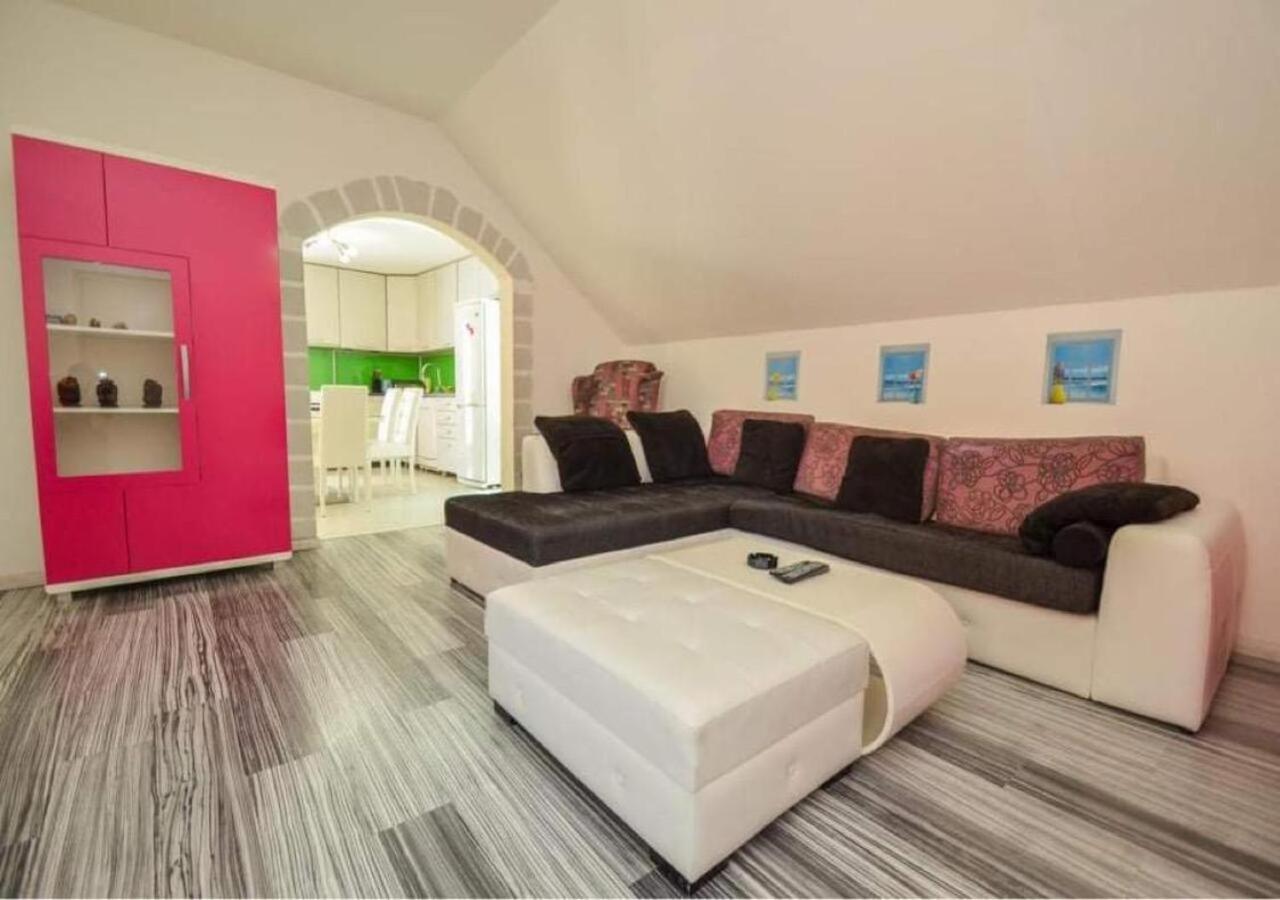 Sunstone Apartments โกตอร์ ภายนอก รูปภาพ